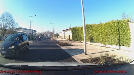 ouvriers sur la route et ne se poussent pas