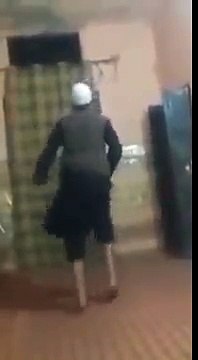 طارق جمیل کے شاگرد ( جنید جمشید ) کی رائونڈ میں ہونے والے اجتماع میں پرفارمنسگ