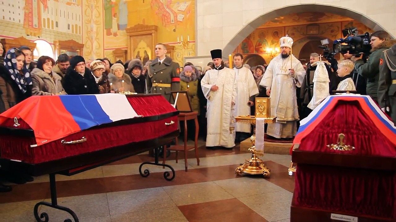 Траурная панихида по погибшим в Алеппо медсестрам