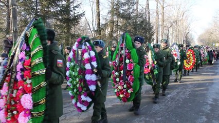 Началось траурное шествие по погибшим в Алеппо медсестрам