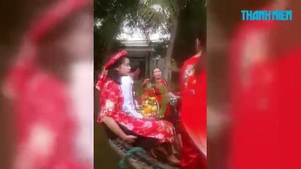 QUẢNG NGÃI : Bất Chấp Thời Tiết, Nhà Trai Rước Dâu Bằng Thúng Giữa Mùa Nước Lũ