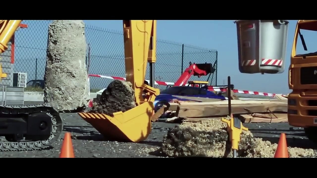 Furious 7 Dubai Full Car Racing Movie-Clip leaked 2014 - YouTube