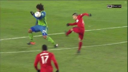 Sebastian Giovinco Hits Roman Torres In The Face!