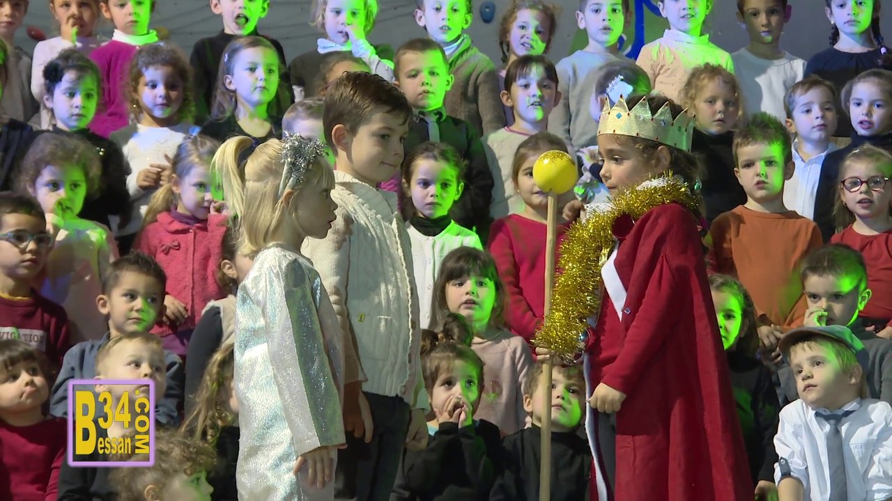 Bessan-10° chorale de l'école Maternelle - Extrait  "A la poursuite du père Noël"