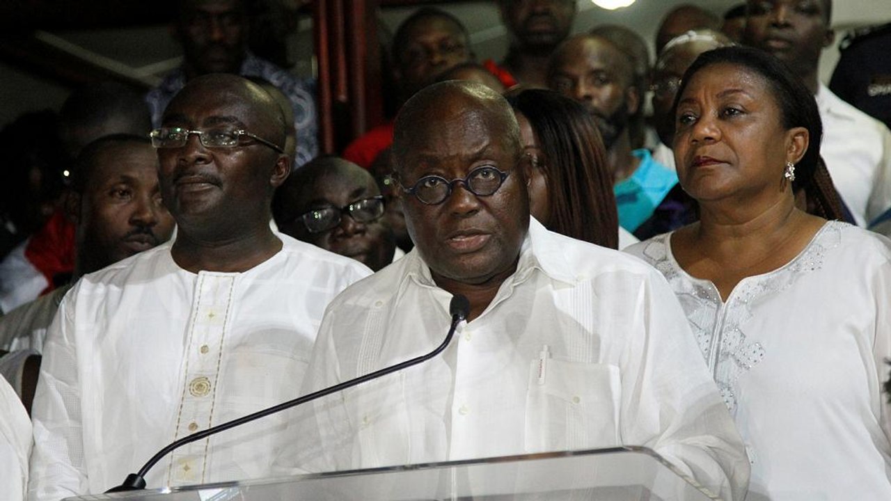 Machtwechsel in Ghana - Oppositionsführer Akufo-Addo gewinnt Präsidentenwahl