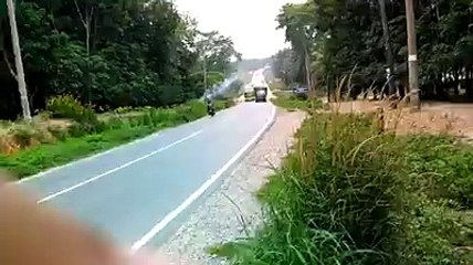 Manuver Bus Tingkat Adiputro SDD