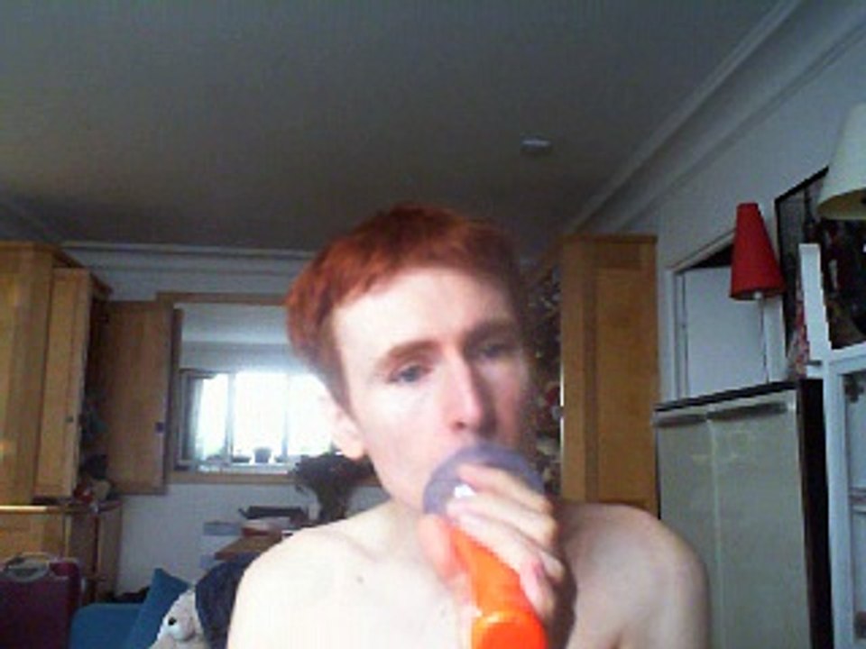 Wiwi égratigne "merci merci beaucoup" de Claude François