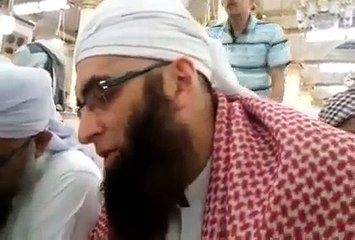 Marhoom Junaid Jamshed bhai reading naat in Masjid Nabwi Sharif