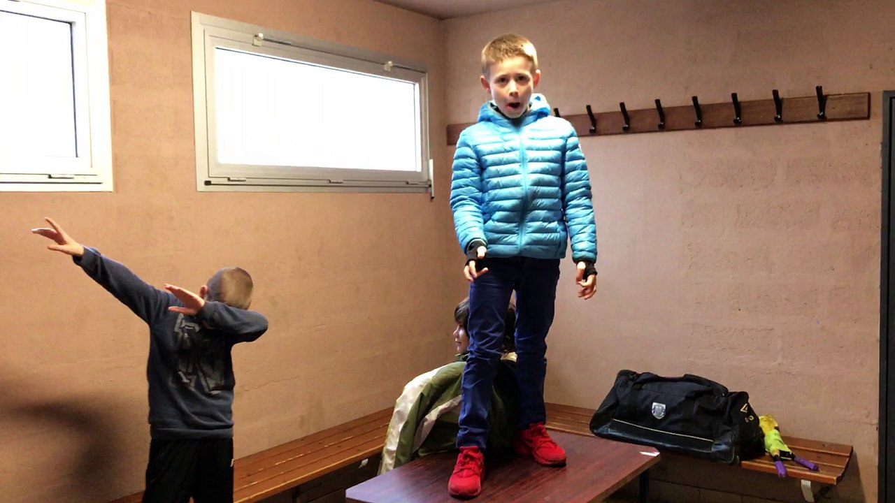 AAG U11 - 10 déc. 2016 - les U11 font leur "mannequin challenge"