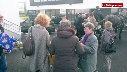 Fermeture du CMB de Clohars. Le Père Noël débarque à Quimperlé