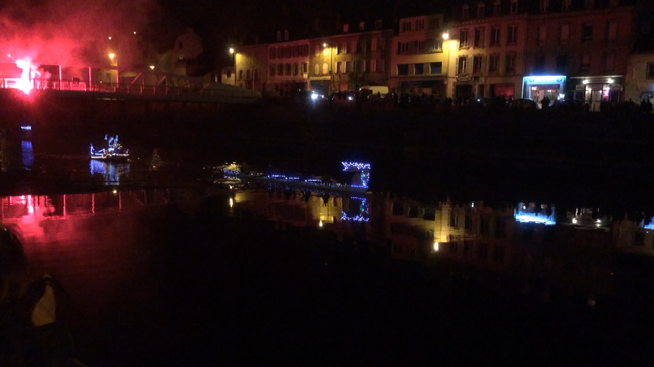 Le père Noël arrive sur l'Aulne