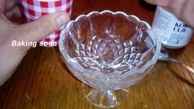 Baking soda and coconut oil to face - prescription acne and facial cleansers / Natural Master No.1