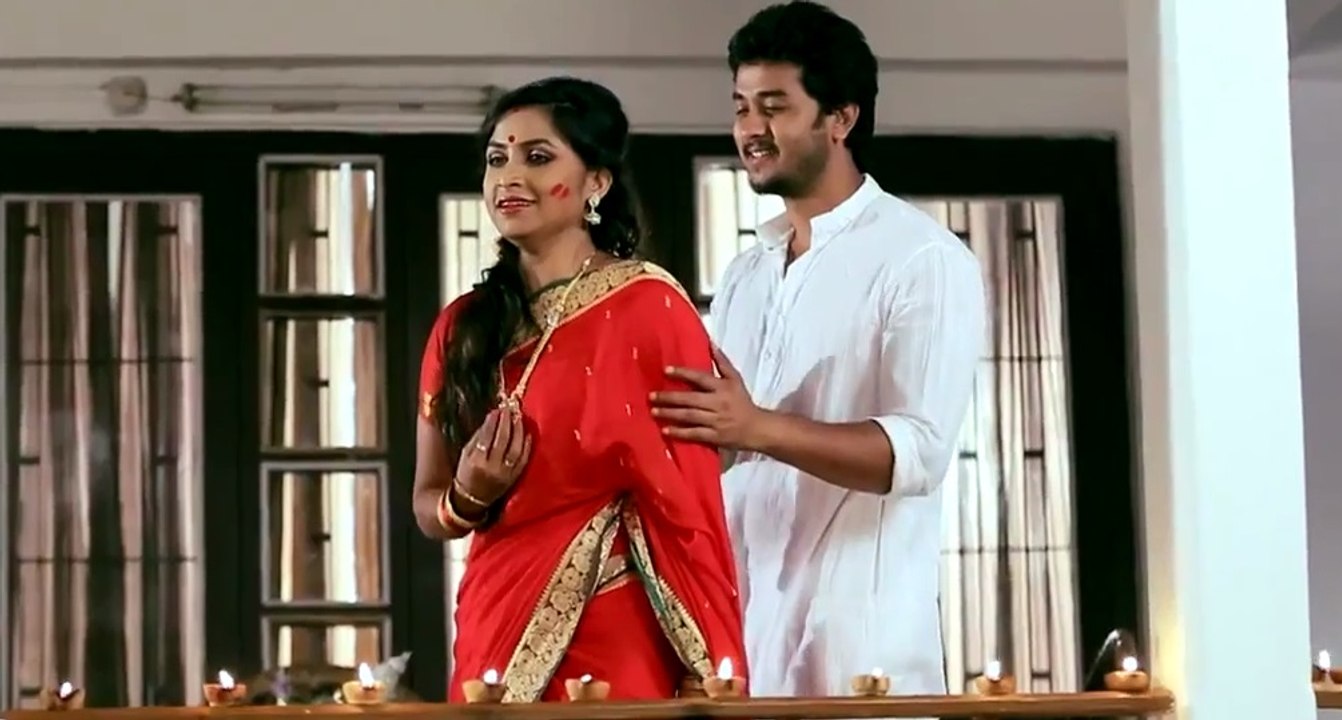 MON MUR URI PHURE | Gayatri Hazarika | Gunjan | Kalpana | Assames Video Songs 2016