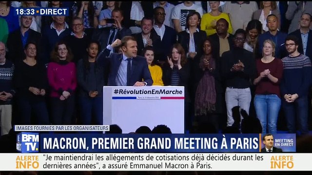 Emmanuel Macron crie à la fin de son meeting à Paris