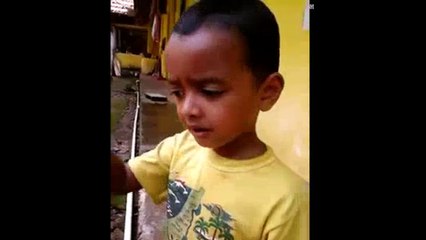 funny baby videos-child reaction after eating lemon-funny videos.