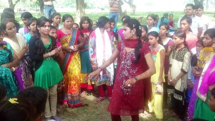 dekh kar mera khilta husn sabab