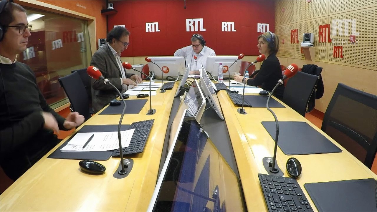 Présidentielle 2017 : "Marine Le Pen cible Fillon et les déçus du sarkozysme", dit Alba Ventura