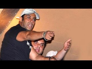 Salman Khan Gets ANGRY On Media Reporter In Kashmir - Bajrangi Bhaijaan