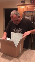 Ce père pleure de joie en recevant une surprise !
