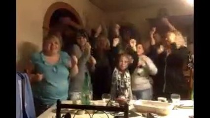 Cette famille fait un clip "Couscous Saucisse"... La honte...