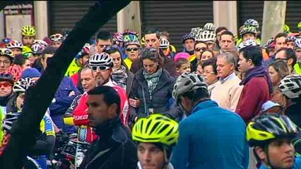 Homenaje multitudinario al ciclista atropellado