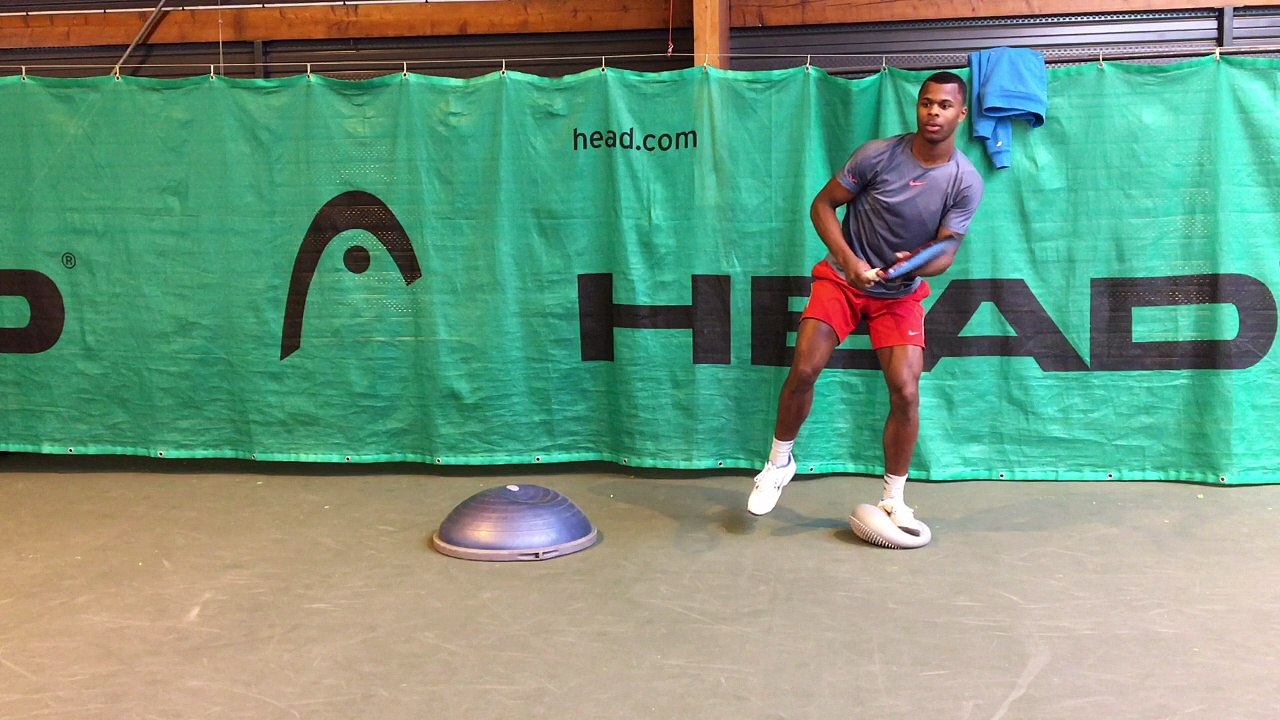 Proprioception et amélioration des appuis ouverts au tennis