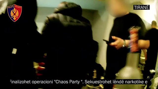 Tiranë/ Momenti i ndërhyrjes së policisë në lokalet e natës që shpërndahej droga (Video)