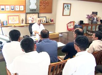 Скачать видео: Gujarat Dy CM Nitin Patel talks on meeting with Patidar convenors in Gandhinagar