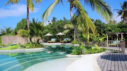 LES ÎLES DE MALDIVES: DES ENDROIT PARADISIAQUE (Drone Shots)