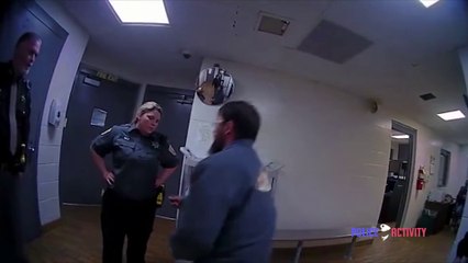 Cette arrestation tourne en demande en mariage !