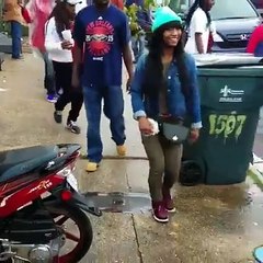 Cette fille bouge trop bien sur ce son!