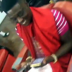 BOOSIE BADAZZ GIVES A LOT OF MONEY !!