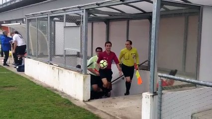 Entrée des joueurs du Dynamo FC et de la Secucaf au stade Marcel Saupin !
