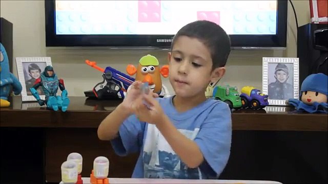 02 - Abrindo Kinder Ovo Surpresa, Unboxing Eggs Surprise, 驚きの卵を開きます. e surpresa no final!