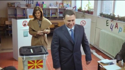 Ora News -  Maqedonia votoi për daljen nga kriza politike mes incidentesh