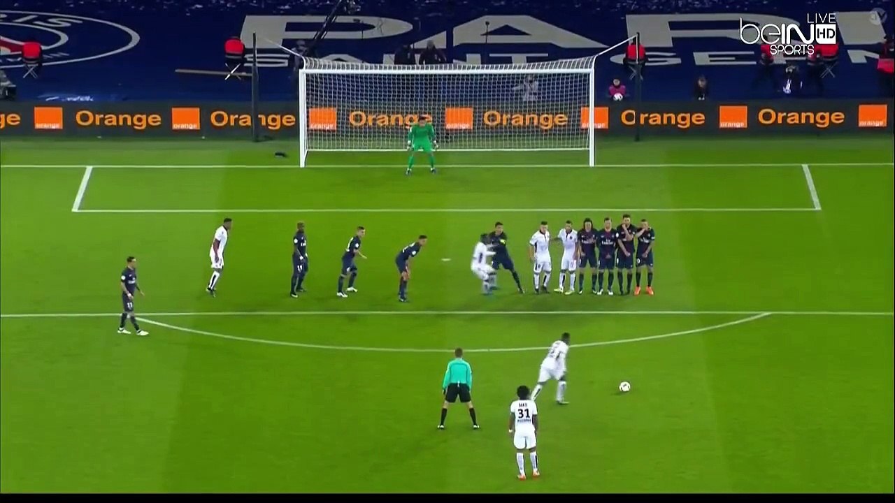 0-1 Wylan Cyprien Goal France  Ligue 1 - 11.12.2016 Paris St. Germain 0-1 OGC Nice