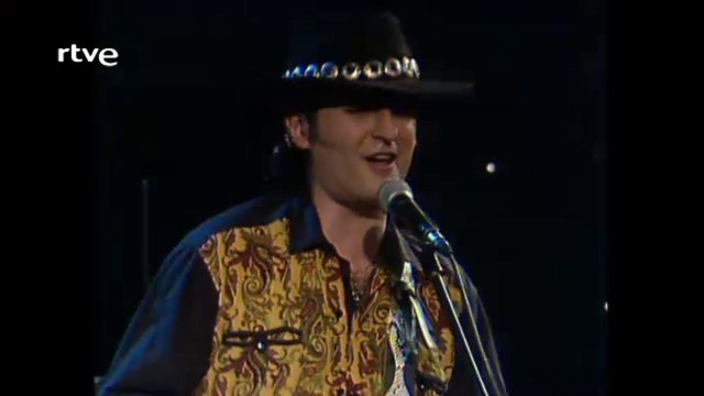 LOS REBELDES - BAJO LA LUZ DE LA LUNA - VERSIÓN EN VIVO