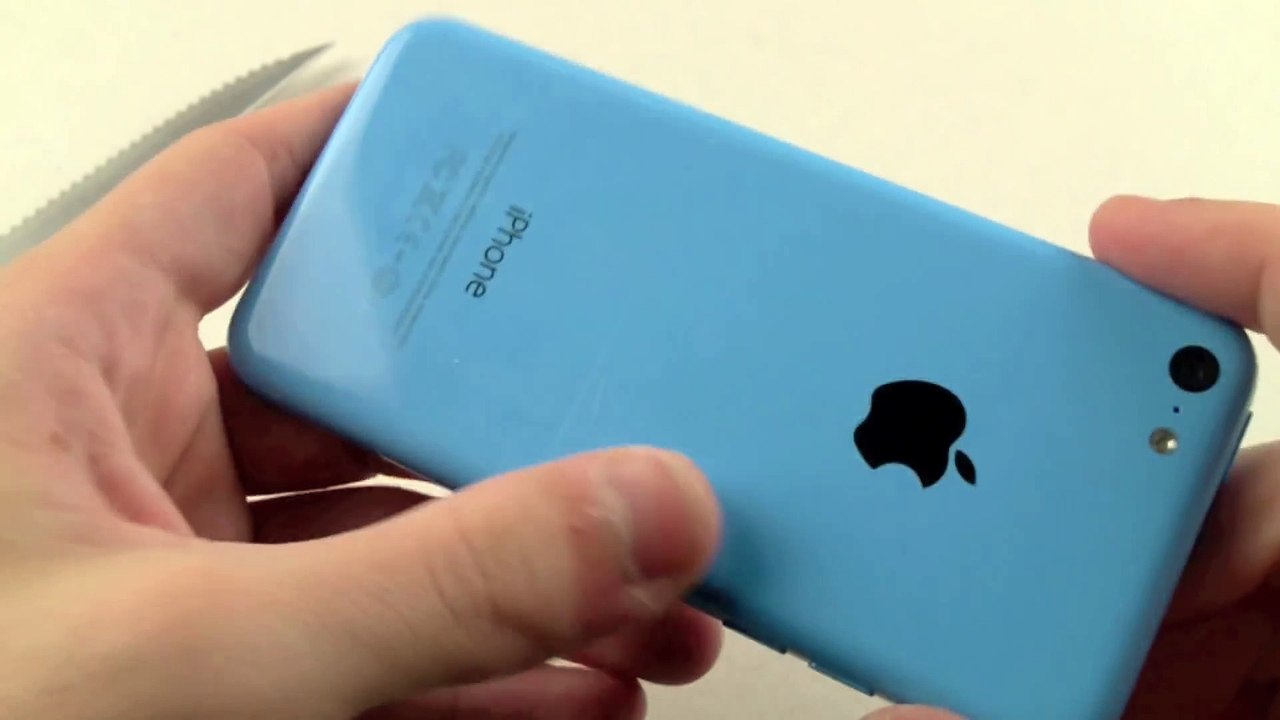 iPhone 5C Knife Scratch Screen Test