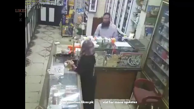 لڑکی نے دوکاندار کو کس طرح دھوکہ دیا ویڈیو دیکھیں Video Dailymotion