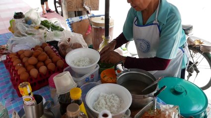 Bangkok Street Food - PAD KRA PAO Basil Chicken Rice w- Omelette Thailand