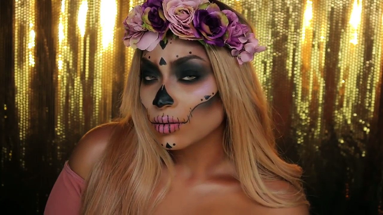 CLOWN MAKEUP