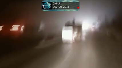 Des bandits réussissent à voler un camion en marche (Chine)