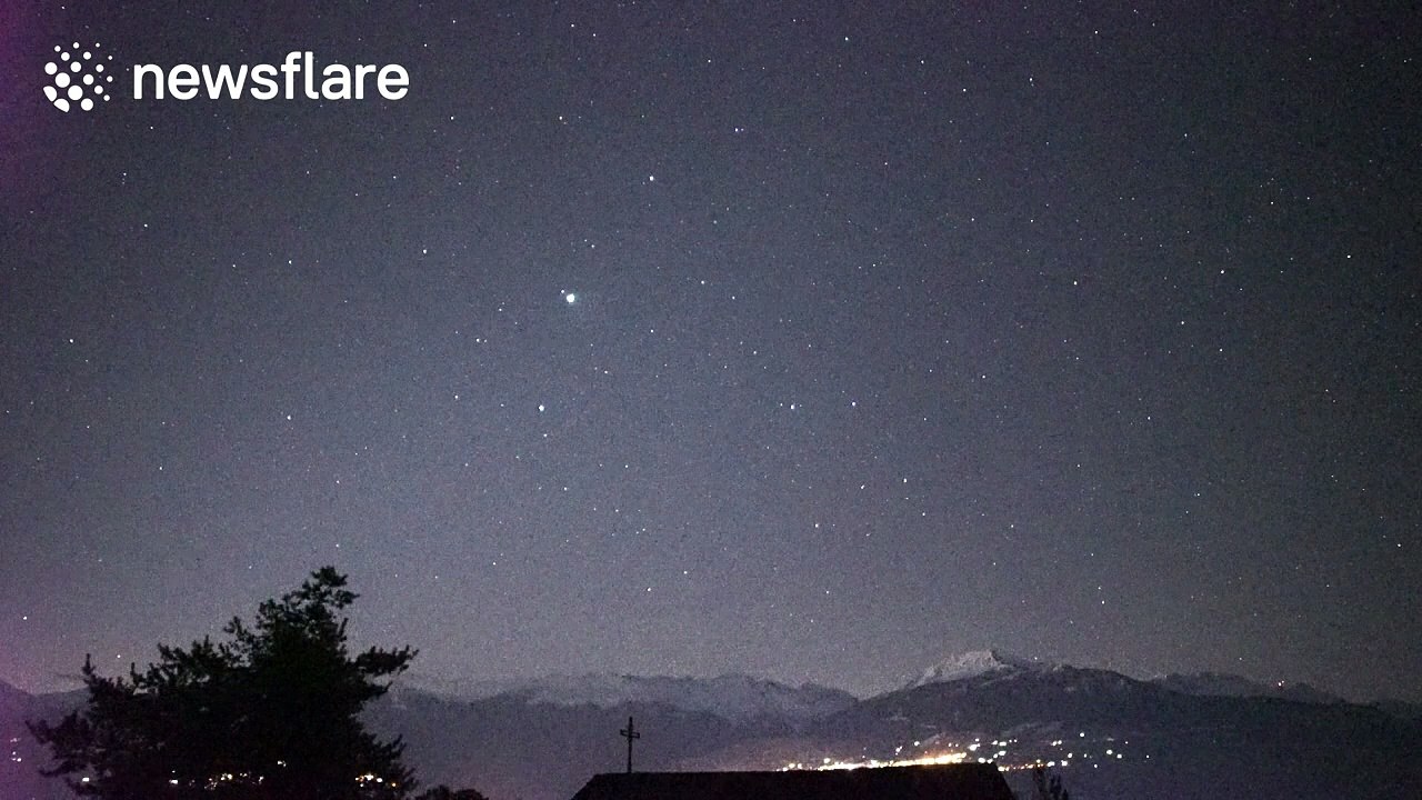 Geminid meteor with 'green tail' caught on camera