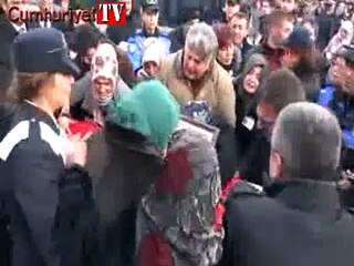 Kayseri şehitlerine ağladı