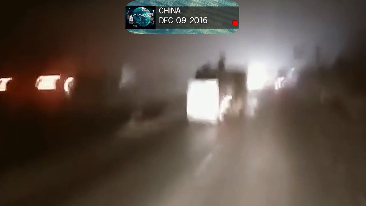 Des bandits volent un camion en marche (Chine)