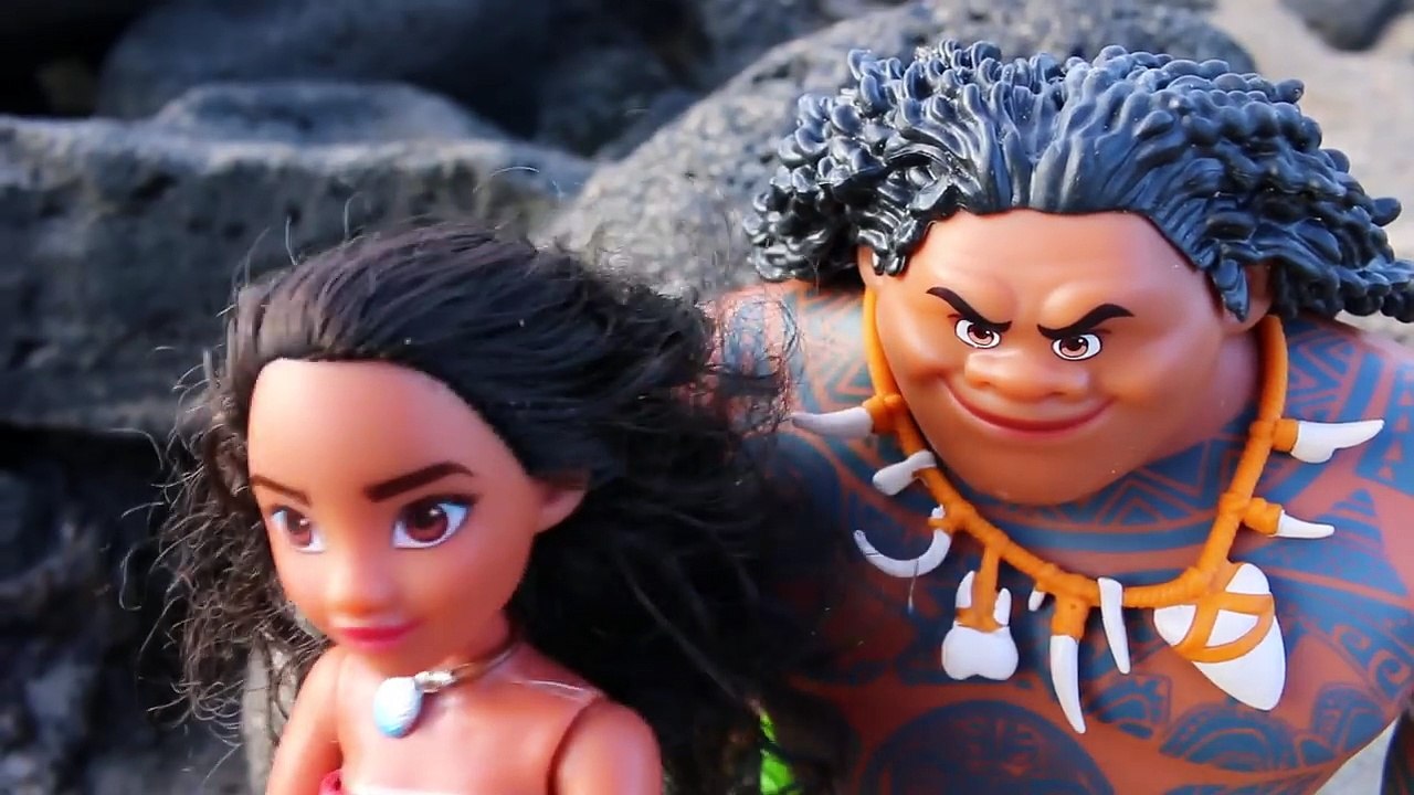 MOANA MARRIES MAUI_ Elsa Wedding Proposal Disney Moana Falls In Love