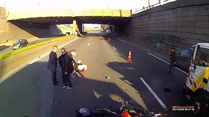 Un motard percute un véhicule de la DIR à l'arrêt (Lille)
