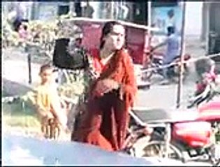 Very Sad Incident How Bru*tally A Man Behaves With This Lady