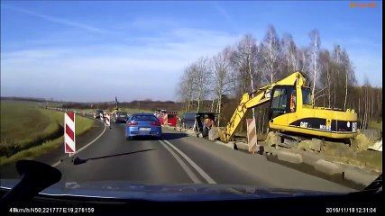 Une ambulance arrive sur les lieux d'un crash 3 secondes apres l'accident