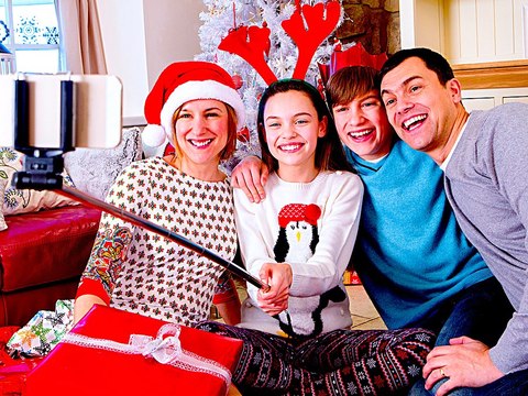 Holiday Gift Guide: 3 Fun Photo Gadgets for Selfie Lovers